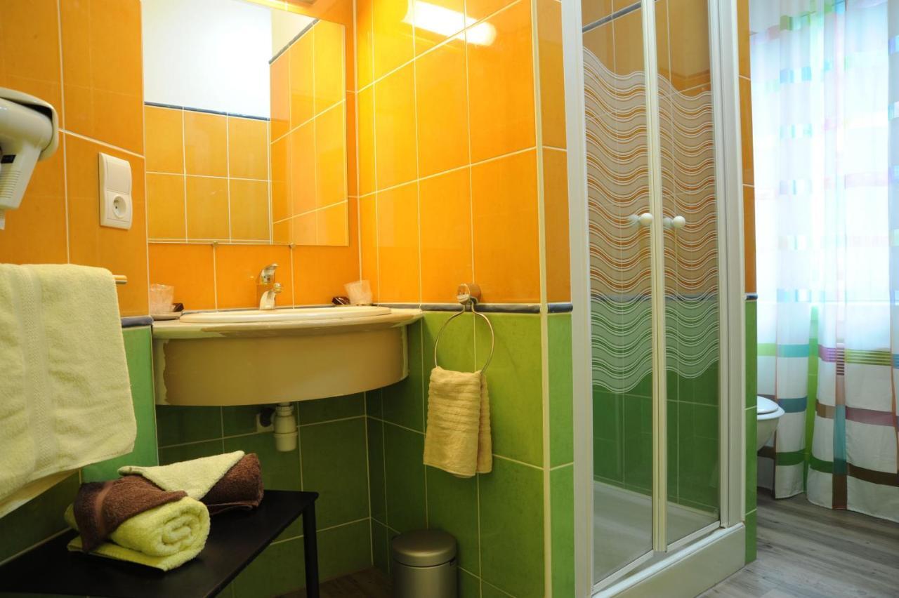 Hotel Du Lac Treignac Kültér fotó